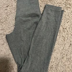 Lululemon aligns 25”